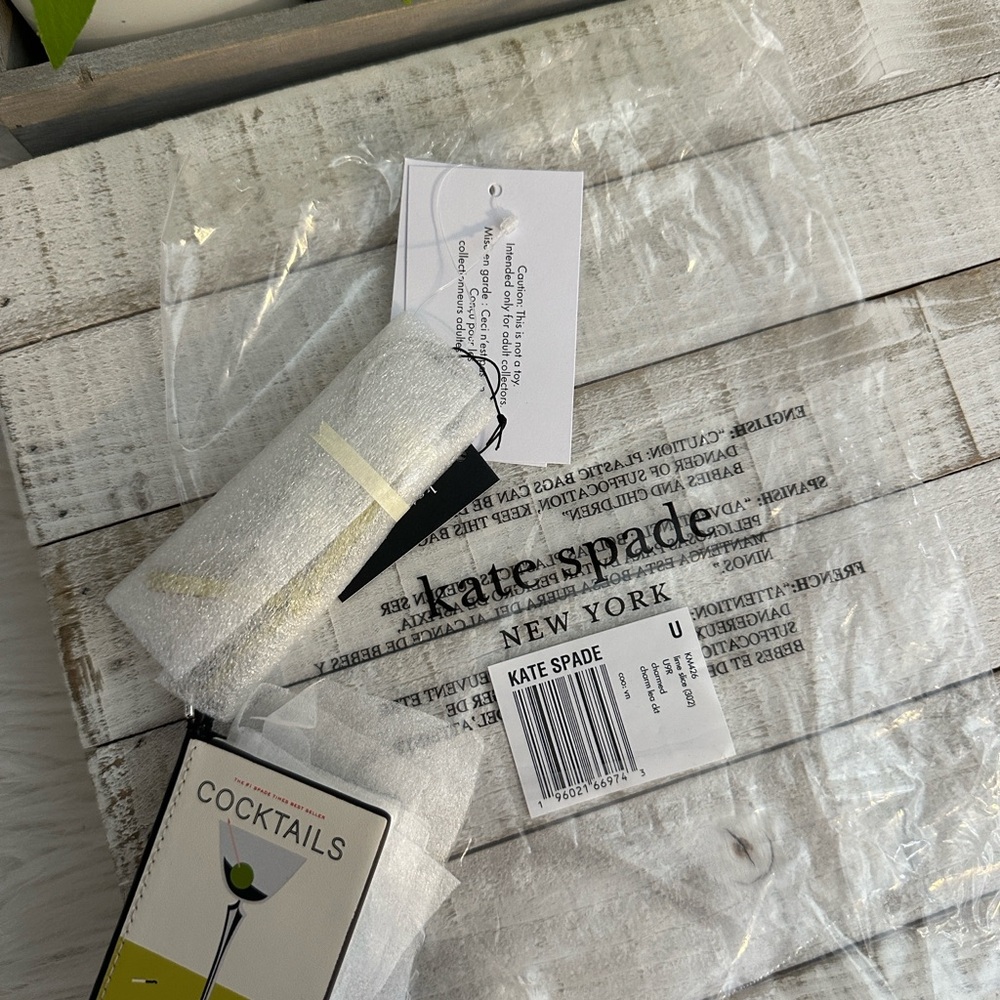 Nwt Kate spade cocktails recipe book bag charm - Picture 11 of 11